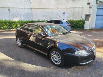 1.8 Twin Spark Distinctive