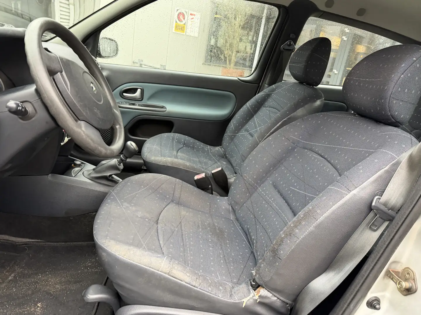 Renault Clio 1.4-16V Authentique Comfort Gris - 2