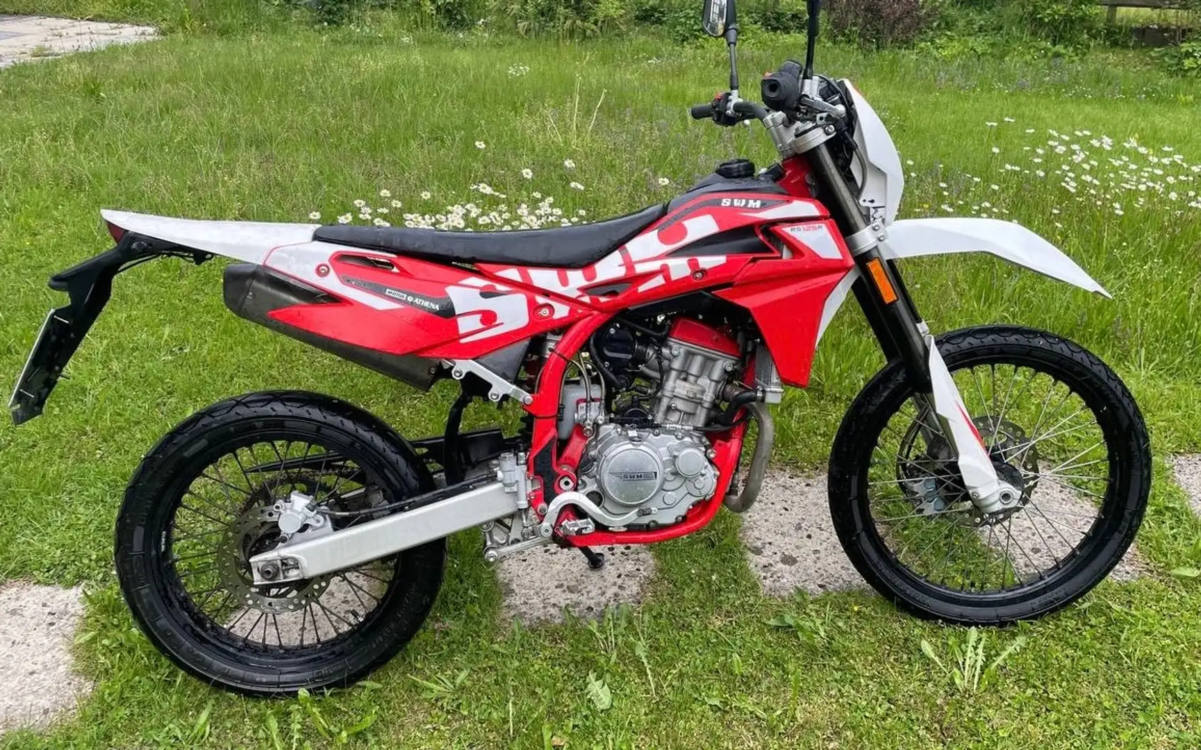 SWM SM 125 R TÜV 2027, Reifen neu, Sofort fahrbereit Rouge - 1