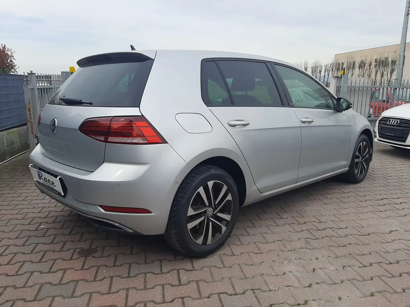 Volkswagen Golf 5p 1.0 TSI 116cv LED Navigatore Grigio - 2