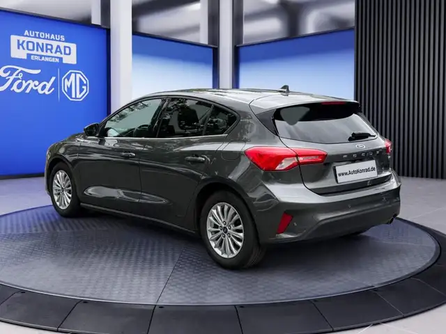 Ford Focus view 4