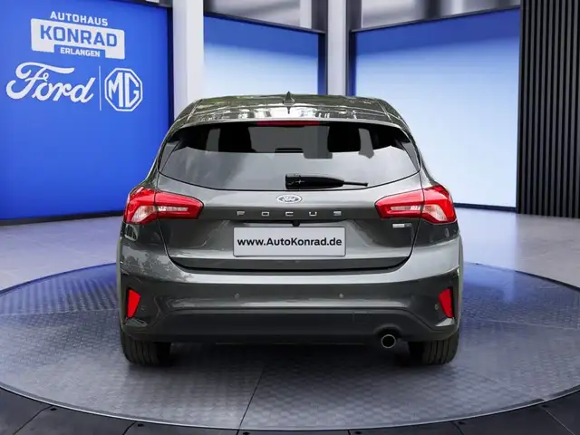 Ford Focus view 6