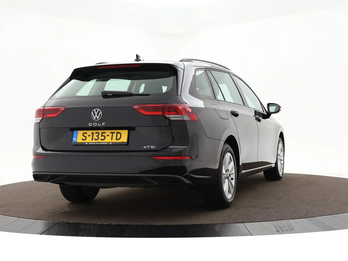 Volkswagen Golf Variant 1.0 eTSI 110pk DSG Life Business · Camera · Apple Zwart - 2