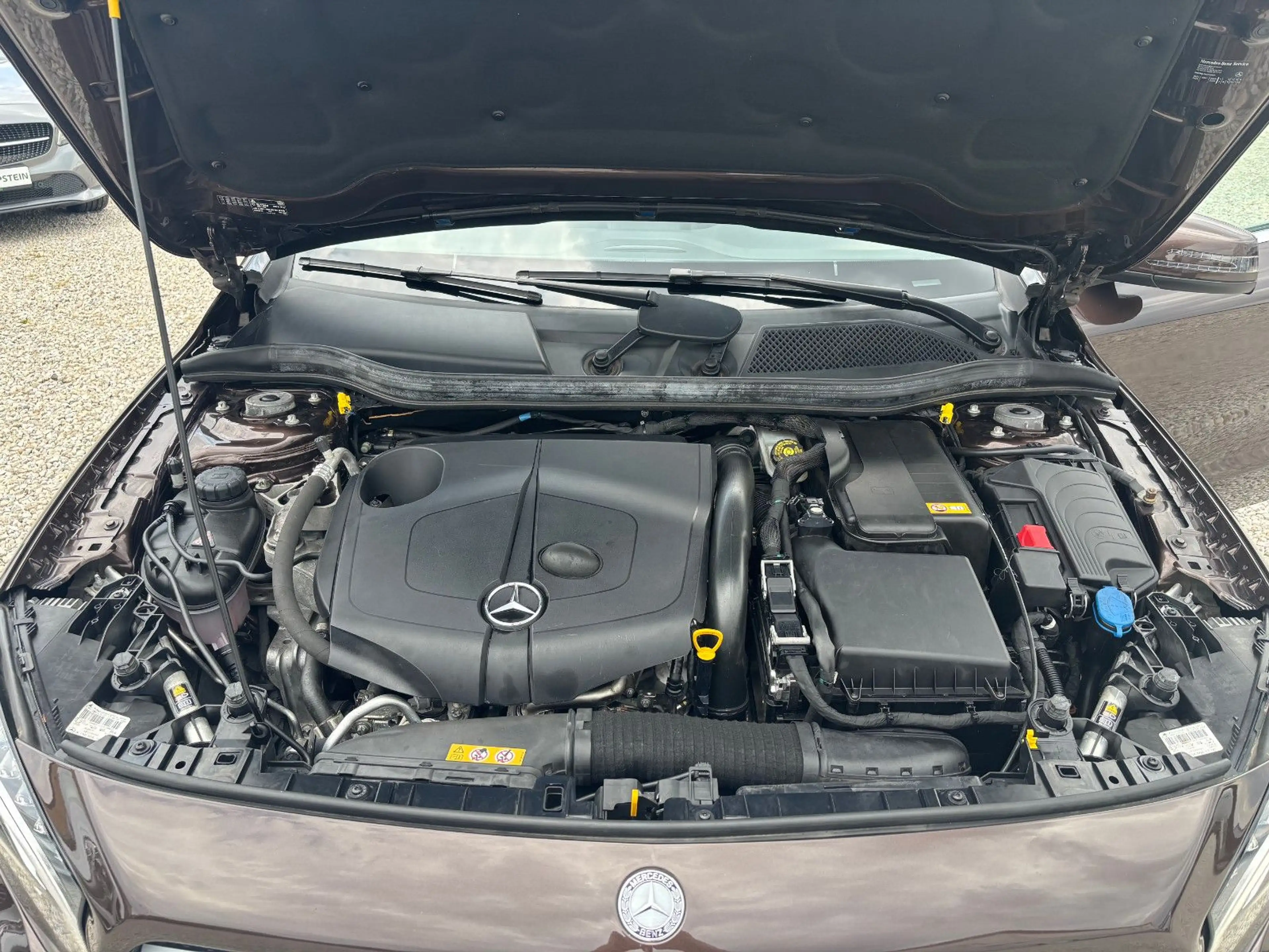 Mercedes-Benz GLA 220 d 4Matic Urban +AUTOMATIK+AHK+NAV+XENON+ — photo 15