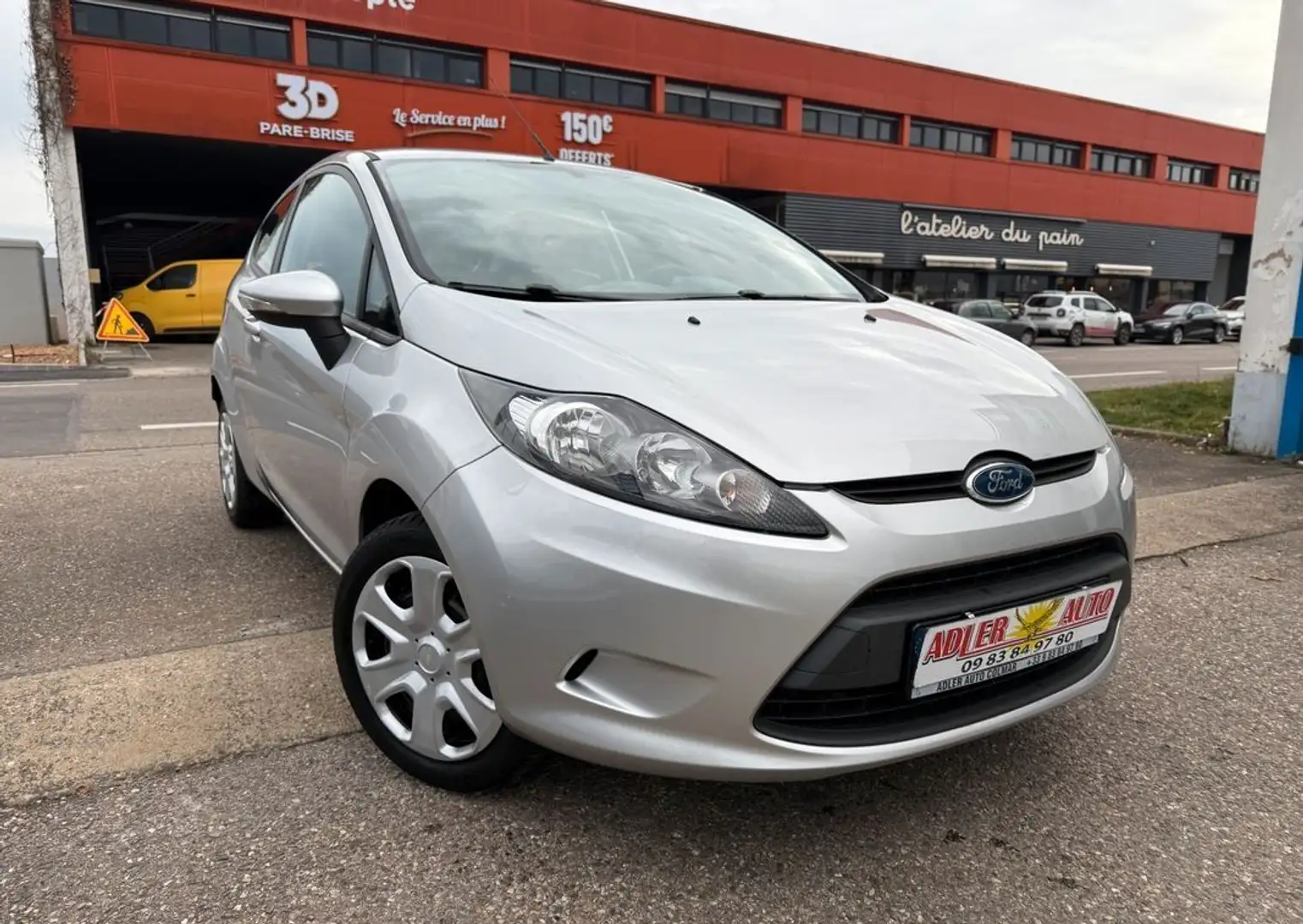 Ford Fiesta VI 1.25l 82ch Trend 3p Gris - 1