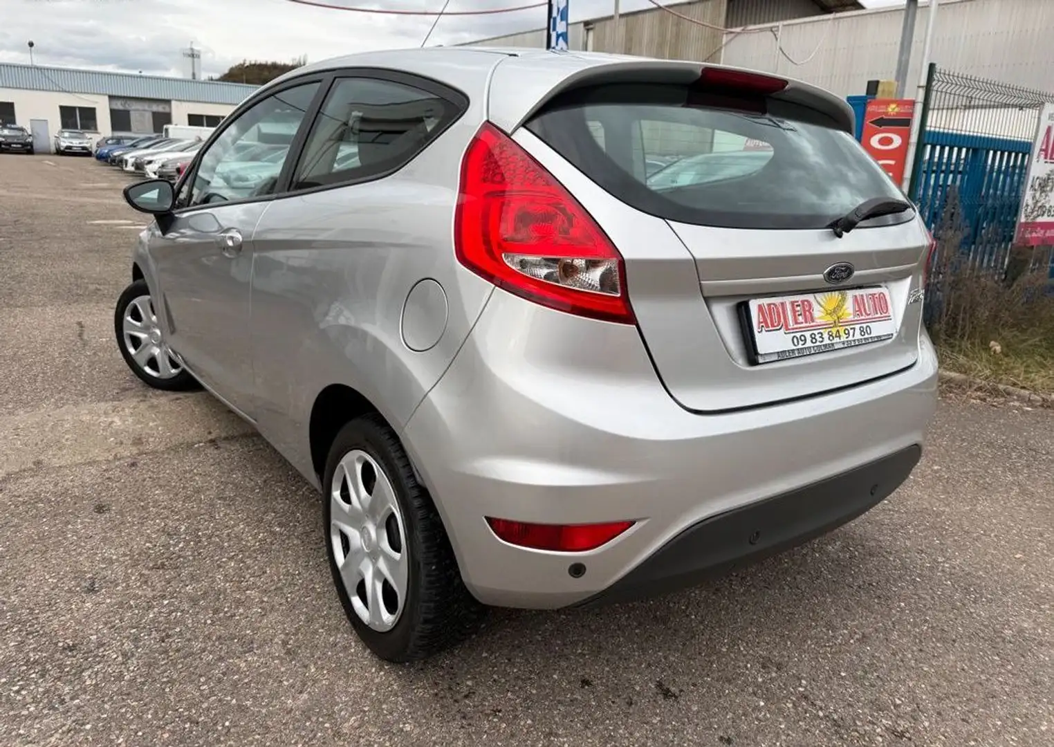 Ford Fiesta VI 1.25l 82ch Trend 3p Gris - 2