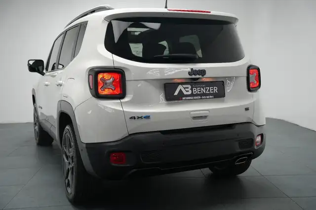 Jeep Renegade view 8