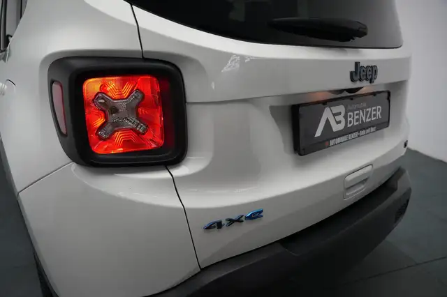Jeep Renegade view 10