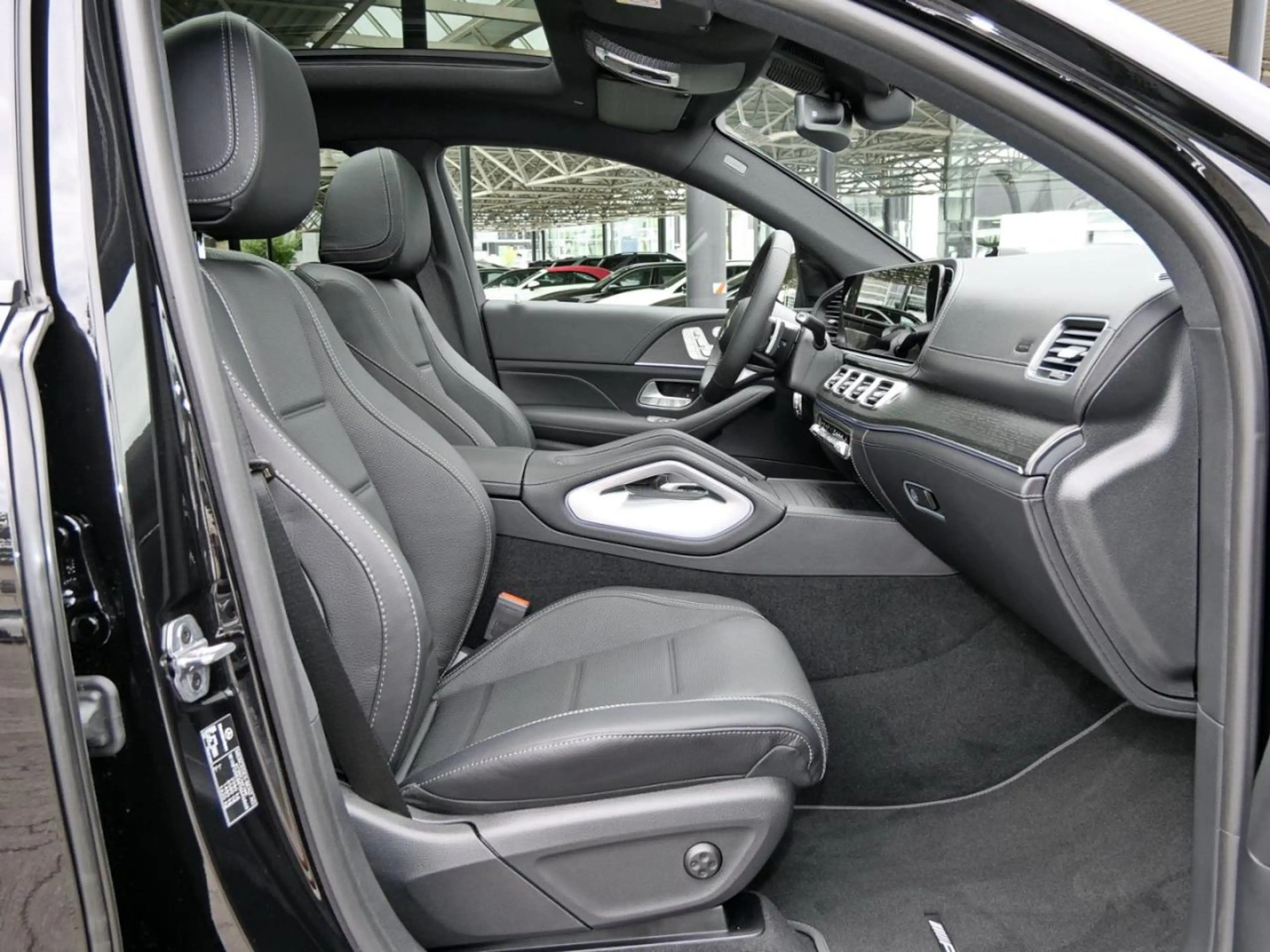 Mercedes-Benz GLE 300 d 4MATIC Coupé AMG Night Panorama 360° — photo 7