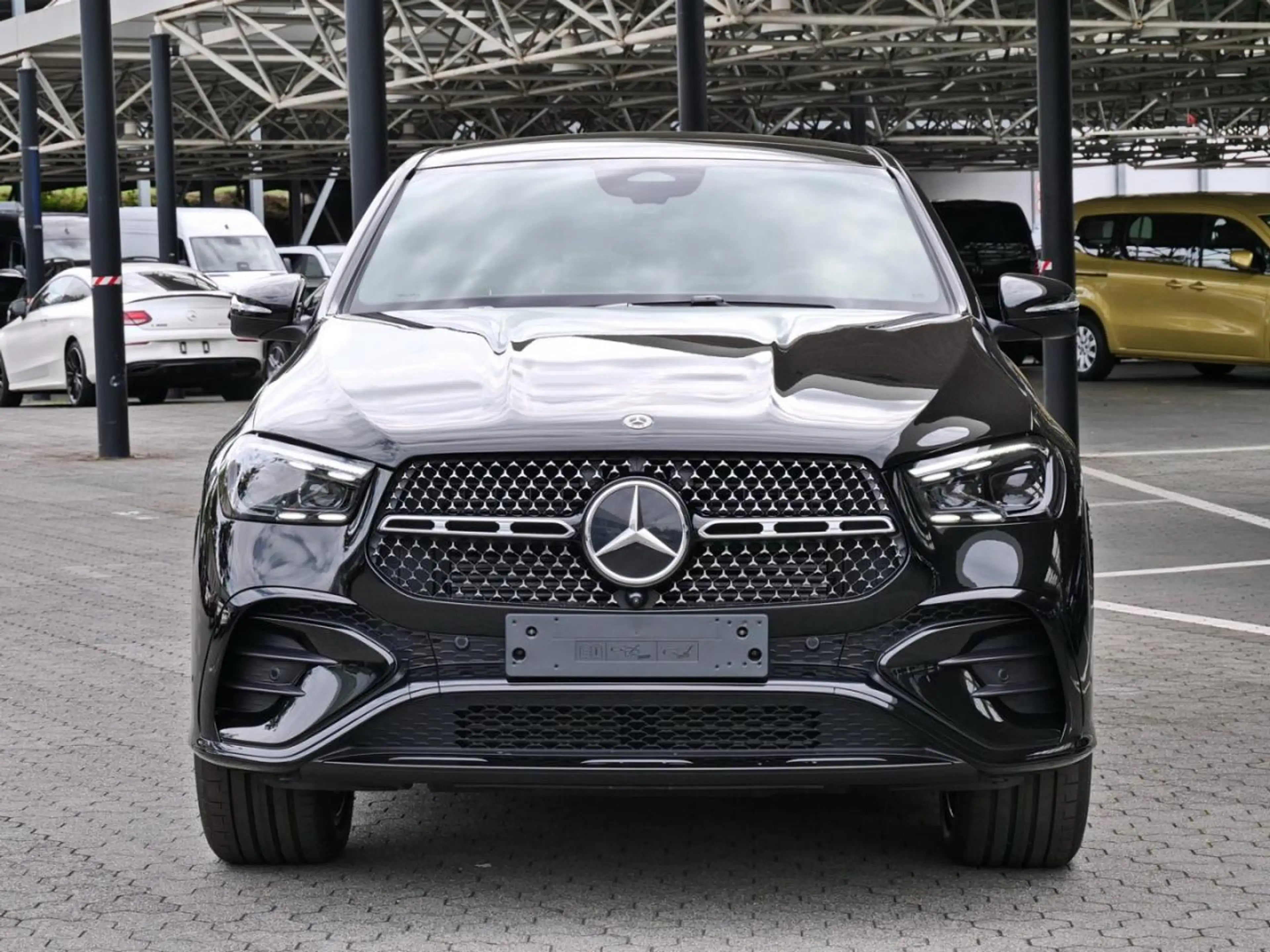 Mercedes-Benz GLE 300 d 4MATIC Coupé AMG Night Panorama 360° — photo 2