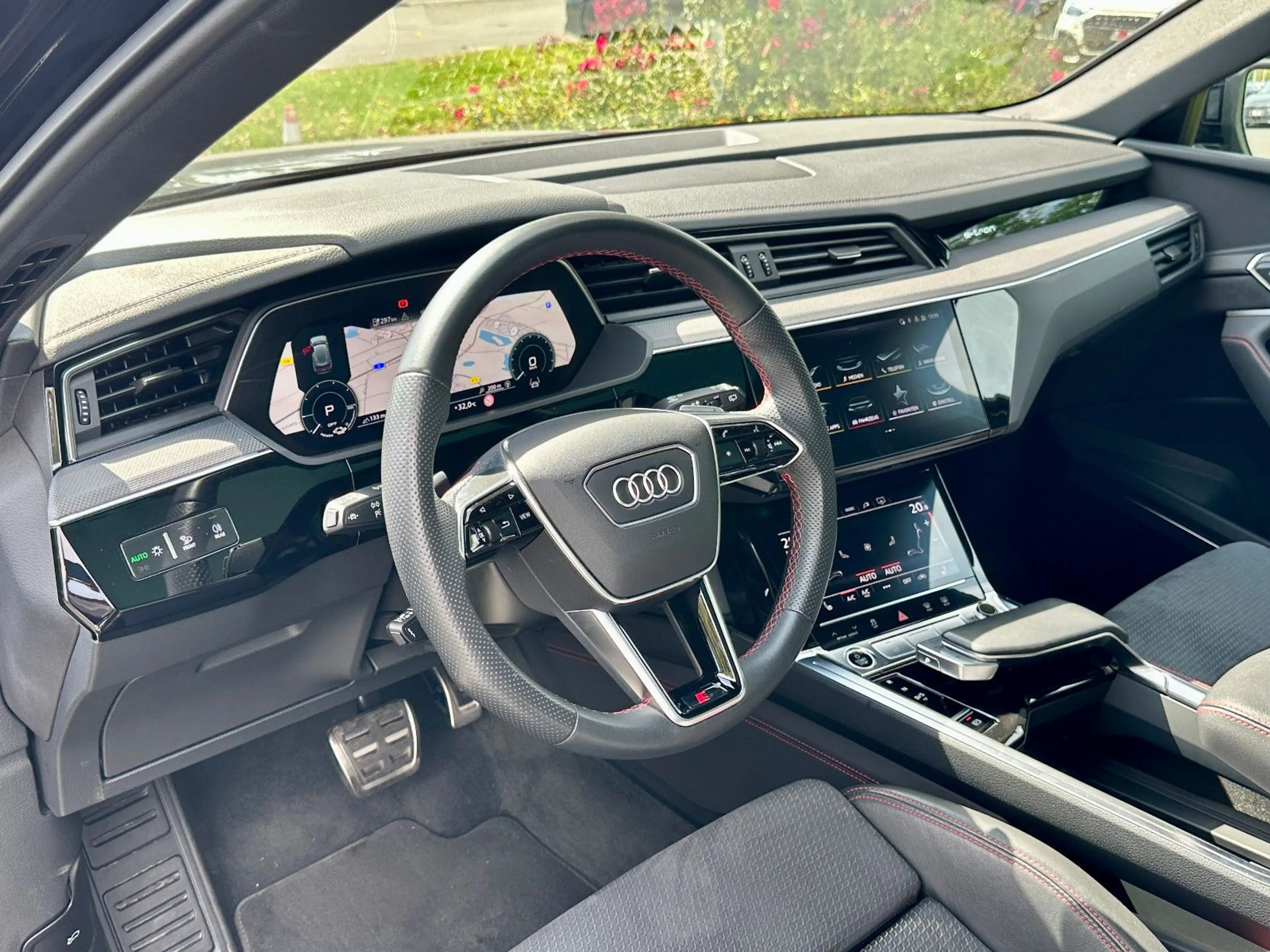 Audi Q8 e-tron 55 qu S LINE BLACK PANO B&O 360° LUFTF — photo 10