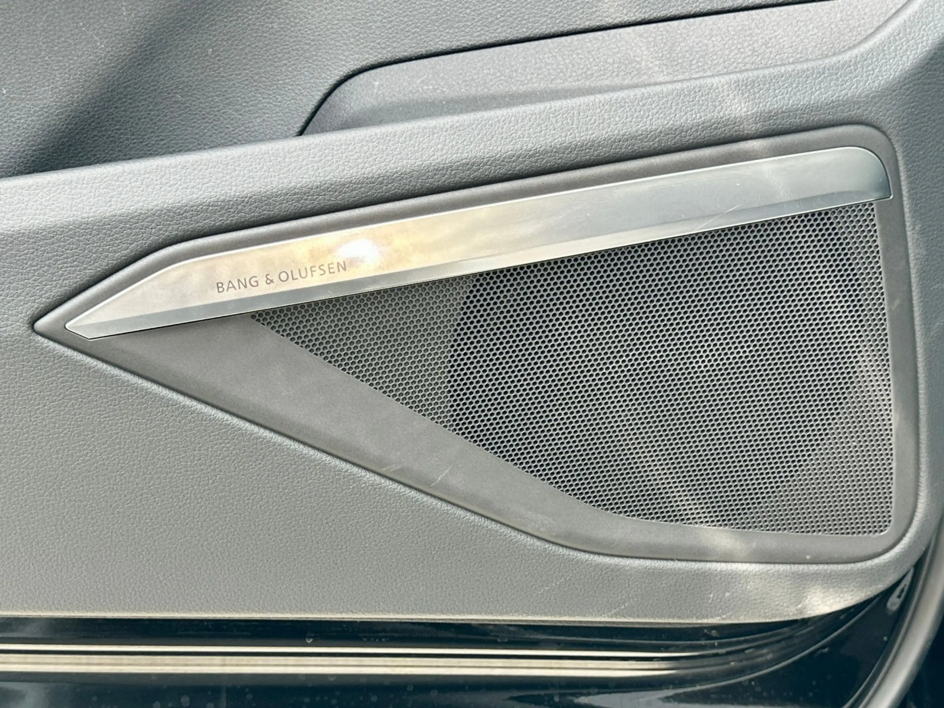 Audi Q8 e-tron 55 qu S LINE BLACK PANO B&O 360° LUFTF — photo 8