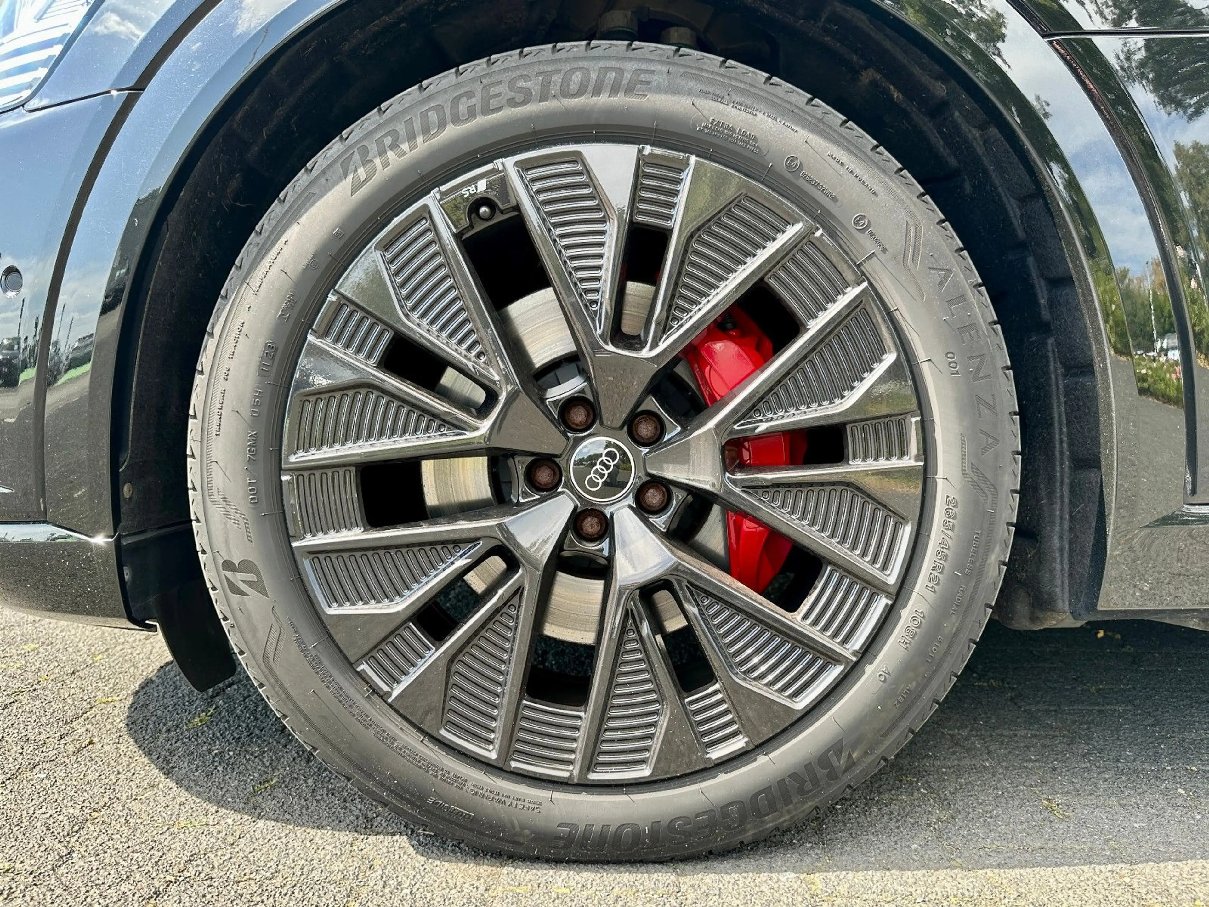 Audi Q8 e-tron 55 qu S LINE BLACK PANO B&O 360° LUFTF — photo 5