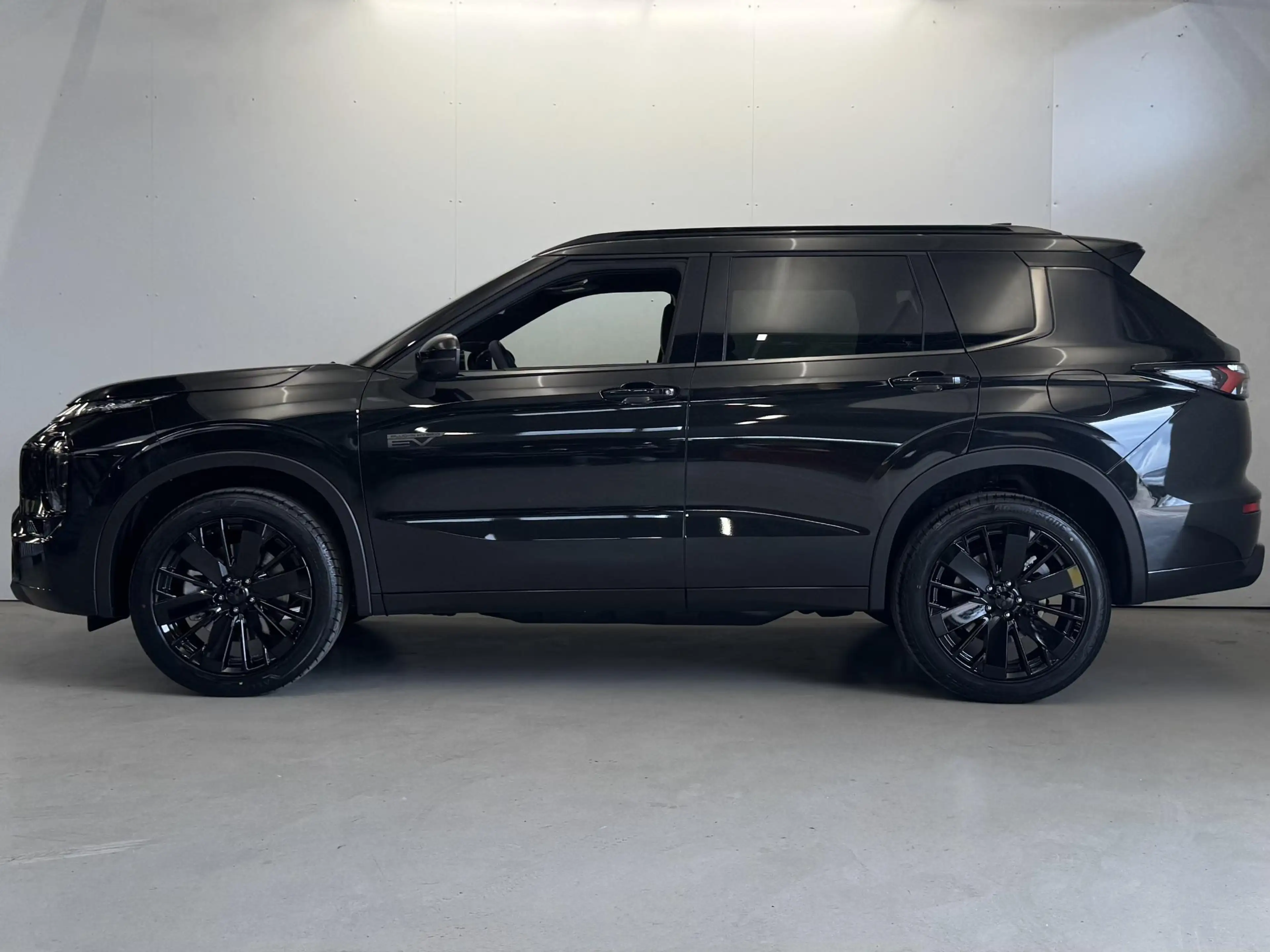 Mitsubishi Outlander 2.4 PHEV Black Edition | Actieprijs | NIEUW Uit vo — photo 4