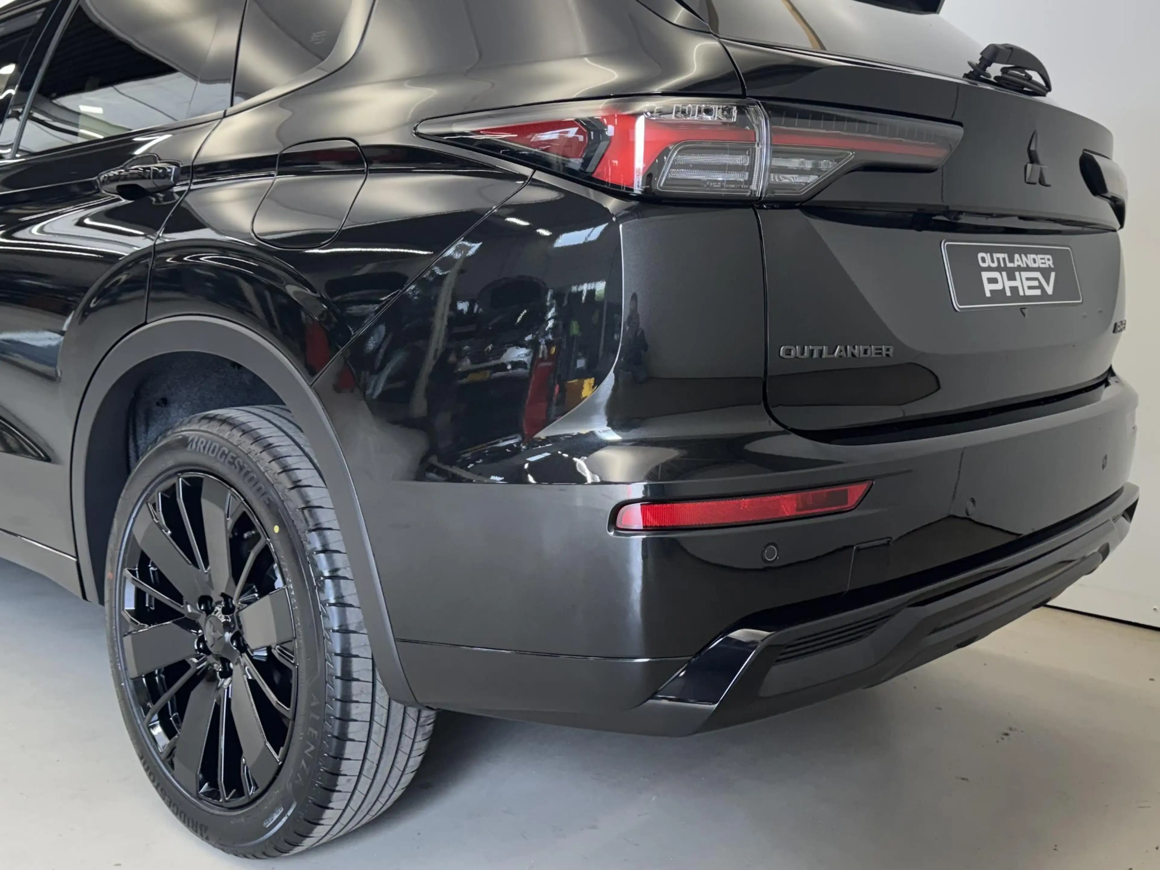 Mitsubishi Outlander 2.4 PHEV Black Edition | Actieprijs | NIEUW Uit vo — photo 5
