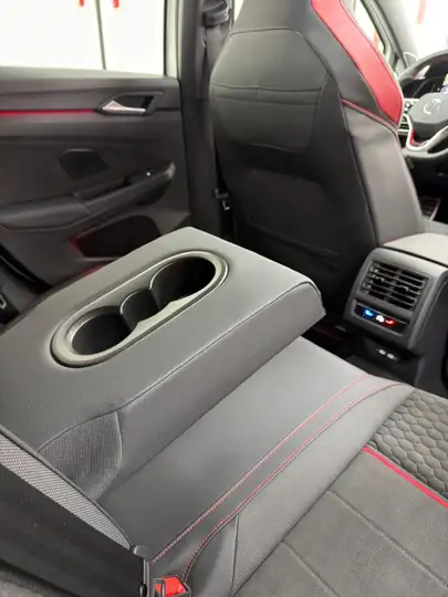 Volkswagen Golf 2024, foto 41