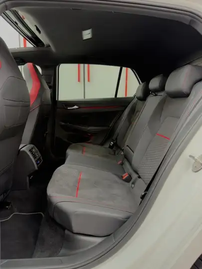 Volkswagen Golf 2024, foto 44