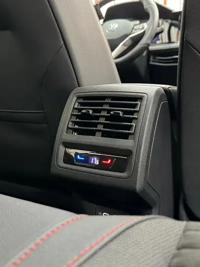 Volkswagen Golf 2024, foto 40