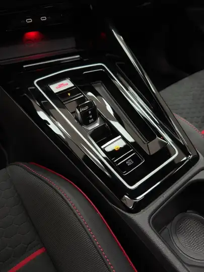 Volkswagen Golf 2024, foto 25