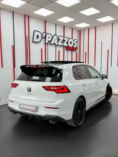 Volkswagen Golf 2024, foto 2