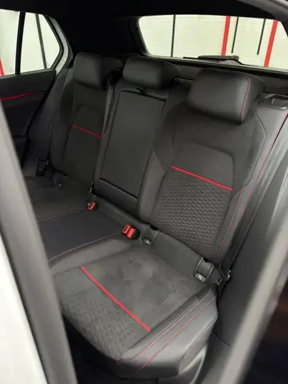 Volkswagen Golf 2024, foto 43