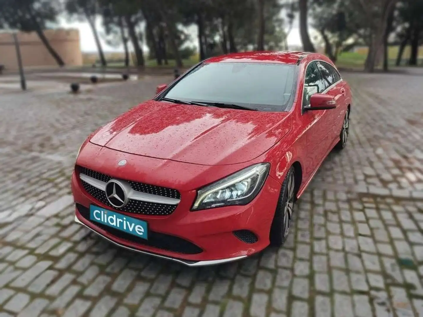 Mercedes-Benz CLA 200 Rojo - 2