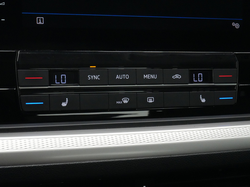 Volkswagen Touareg 3.0 V6 TDI AHK KAM NAVI LEDER SHZ PDC — photo 7
