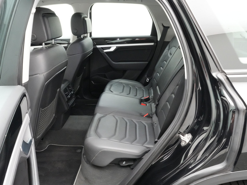 Volkswagen Touareg 3.0 V6 TDI AHK KAM NAVI LEDER SHZ PDC — photo 10