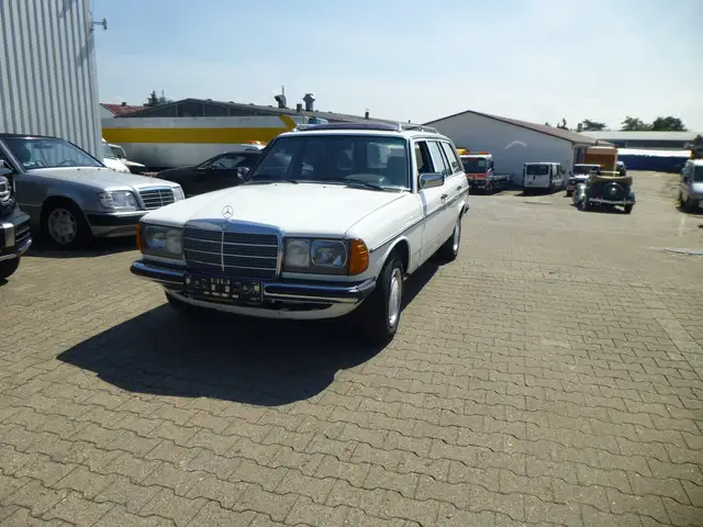 Mercedes-Benz 300 D