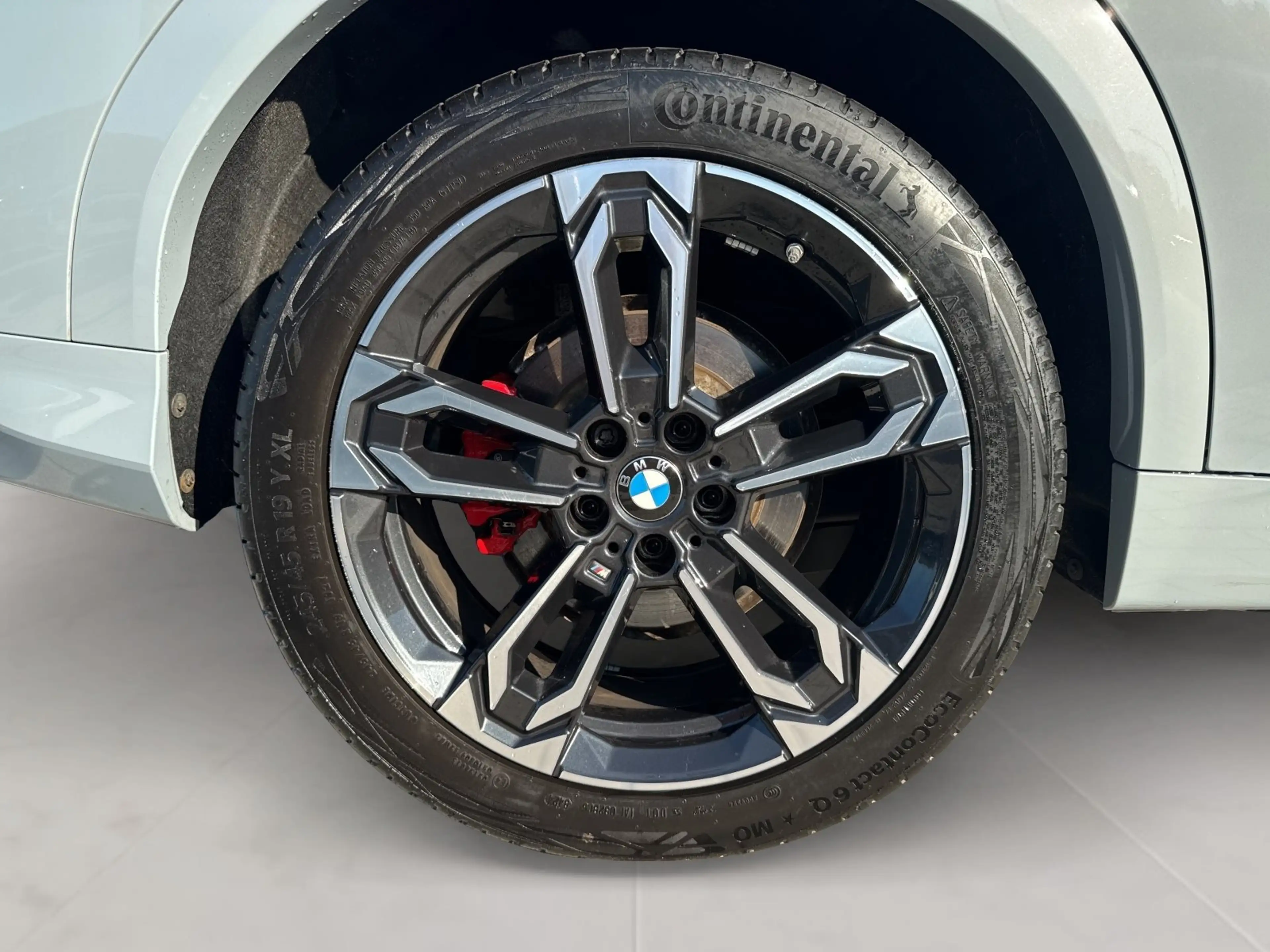 BMW iX2 xDrive30 AHK 360° STANDHZ HEAD-UP PANO RFK — photo 9