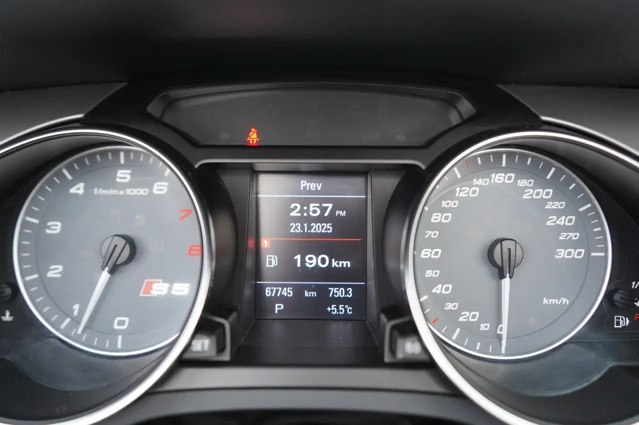 Audi S5 снимка Audi S5
