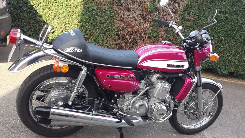 Suzuki GT 750 - foto 2