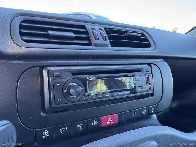 Fiat Panda view 12