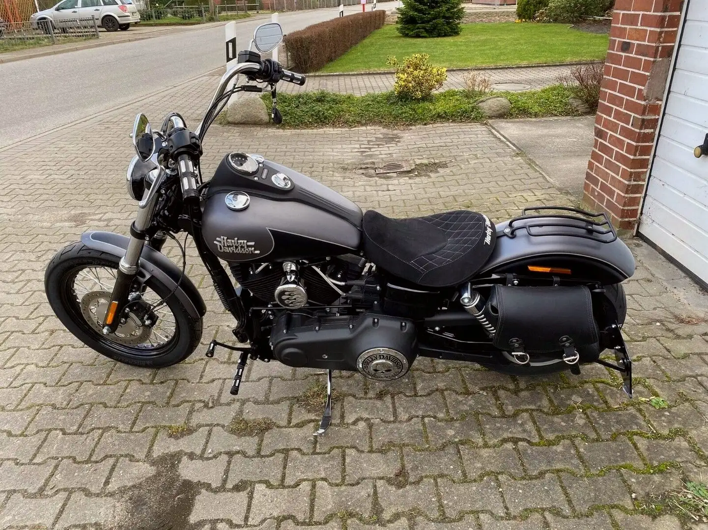 Harley-Davidson Street Bob Sammlerzustand nur 1200 km Czarny - 1