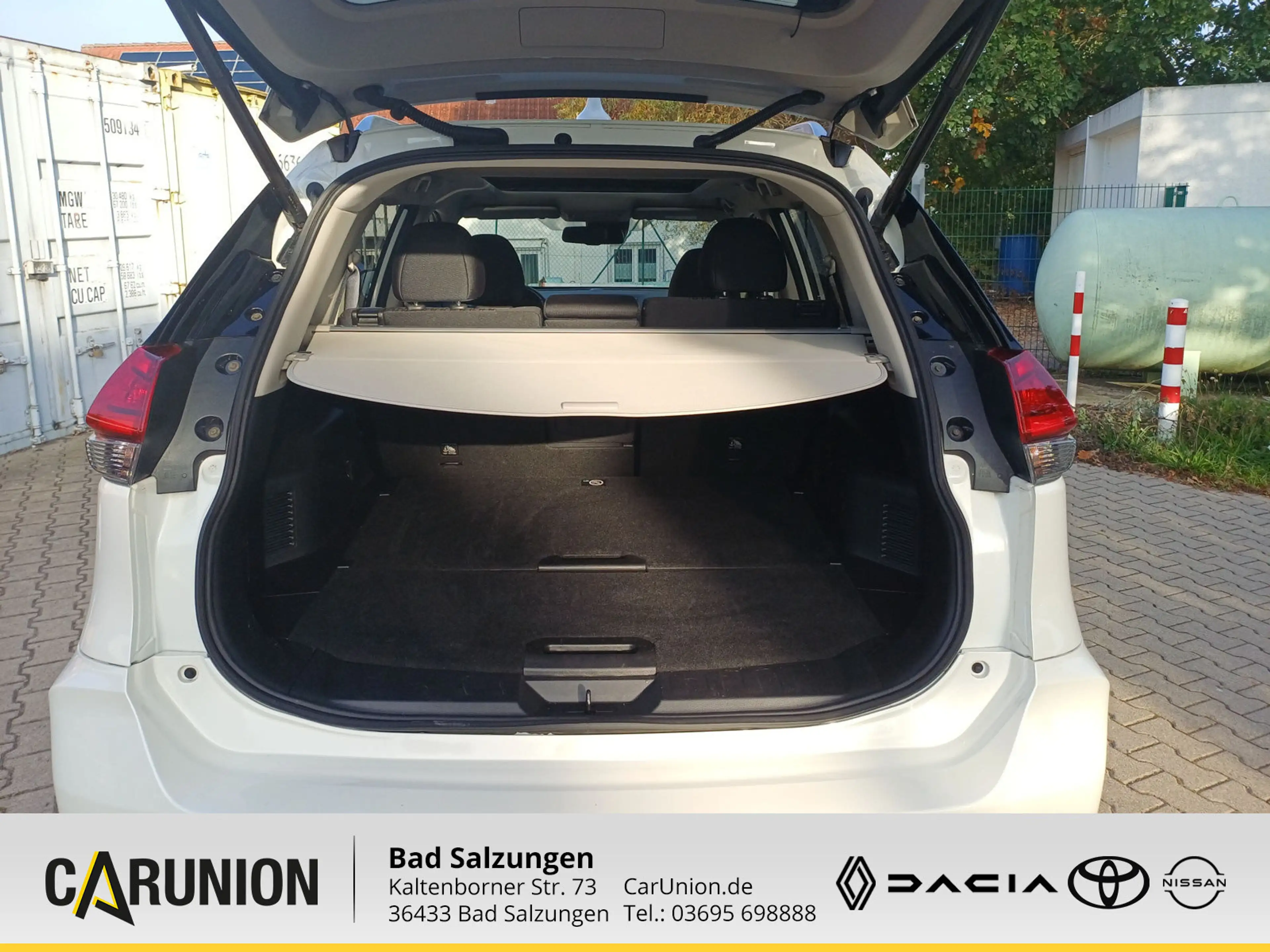 Nissan X-Trail 2,0 dCi N-Connecta 4x4 — photo 12