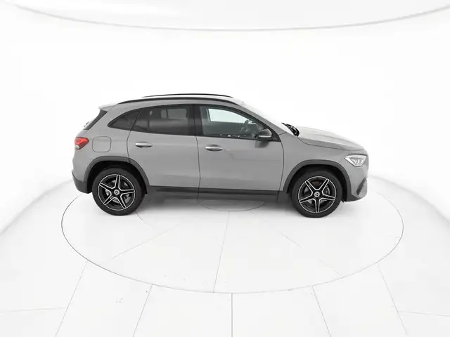 Mercedes-Benz Gla view 5