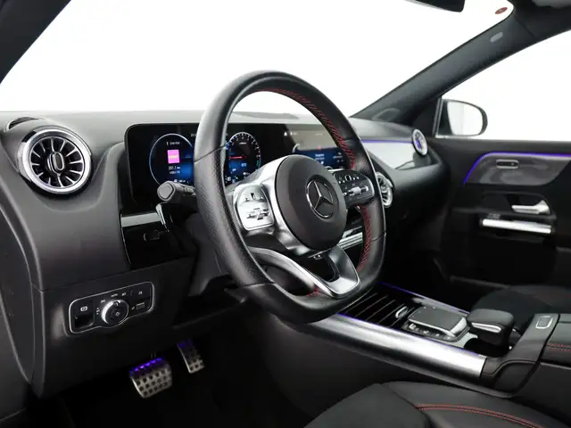 Mercedes-Benz Gla view 11