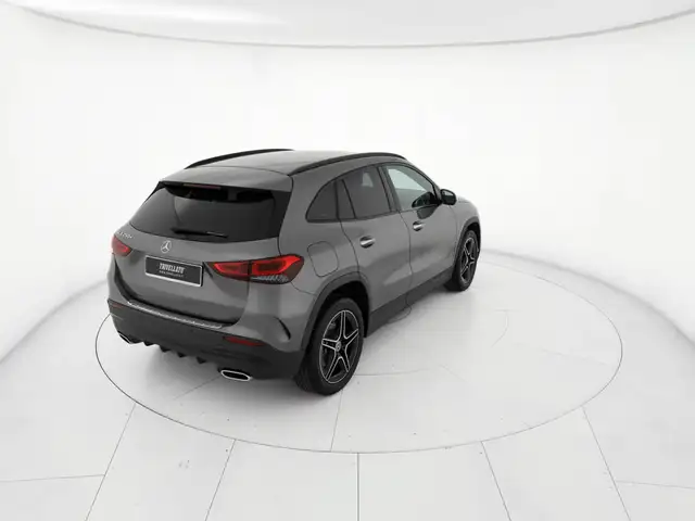 Mercedes-Benz Gla view 3
