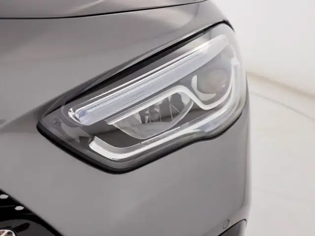 Mercedes-Benz Gla view 8