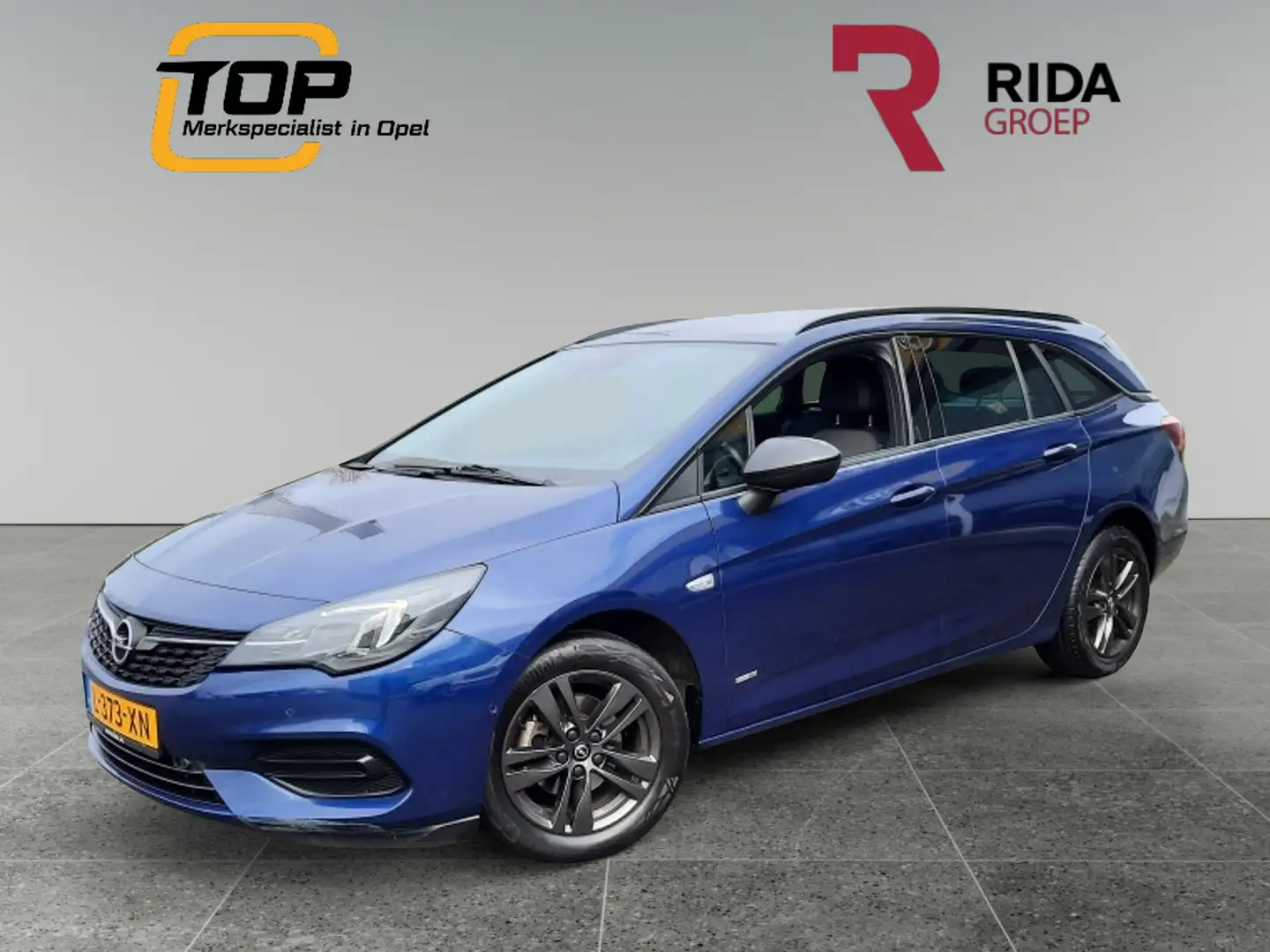 Opel Astra Sports Tourer 1.2 Design & Tech Blauw - 1