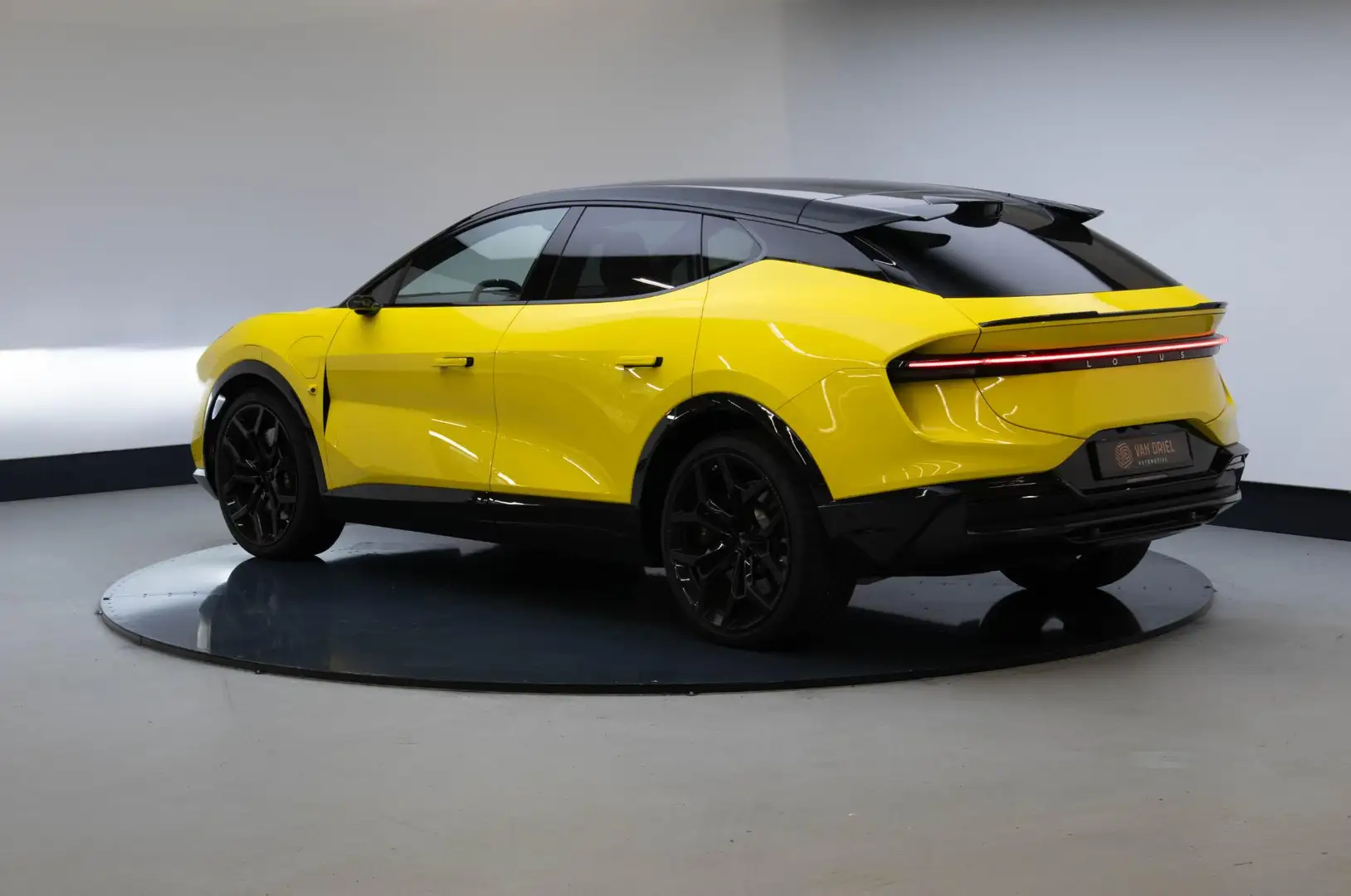 Lotus Eletre EDS 450 S | 23" | Dynamic Handling | Carbon Extend Amarillo - 2