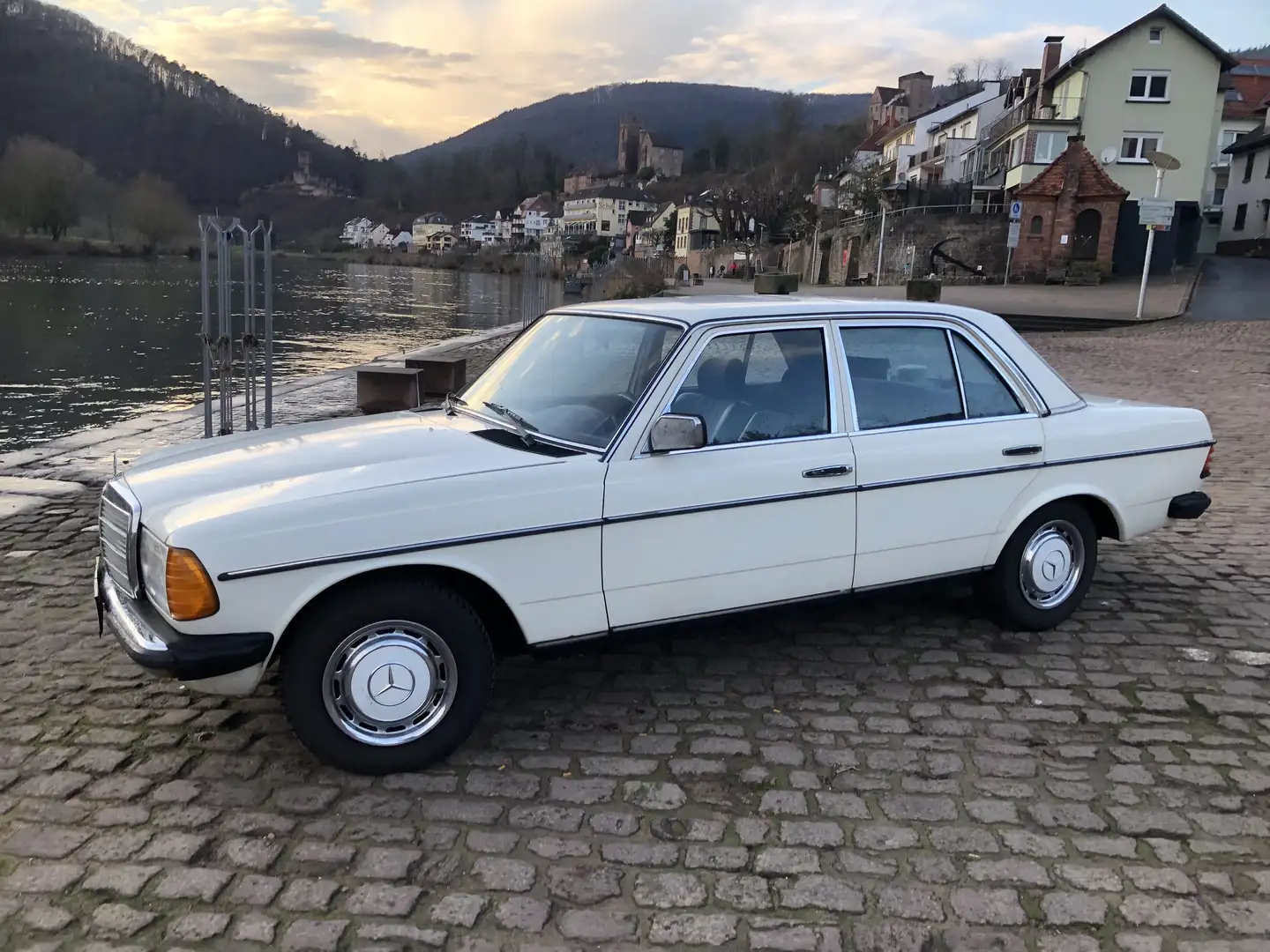 Mercedes-Benz Baureihe 123 Oldtimer 200 D Mit 240 D Motor - 2