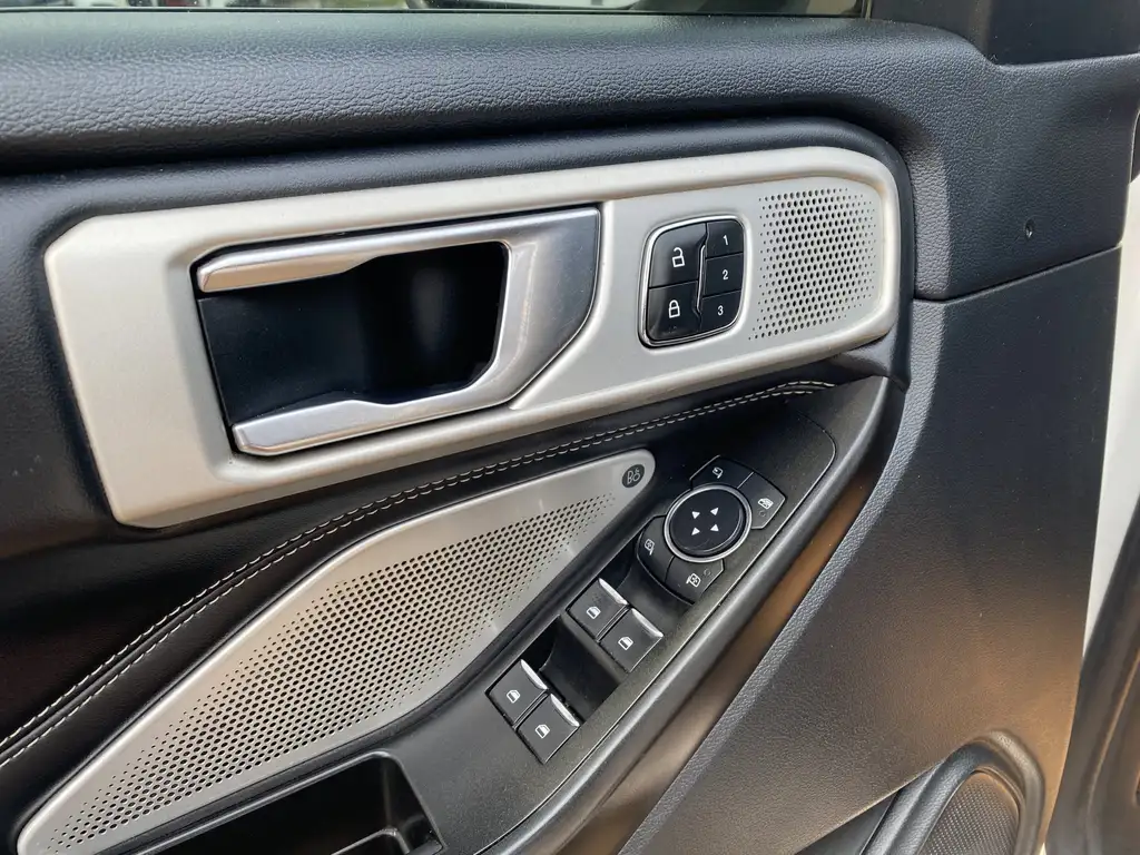 2020 Ford Explorer ST | Technology Pkg | ST Street Pack | SYNC 3 — photo 5