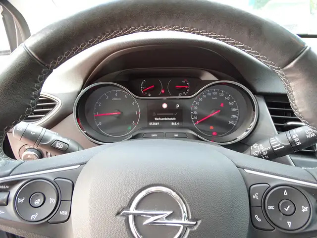 Opel Crossland view 12