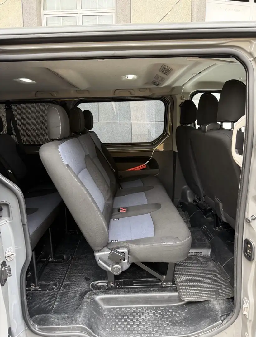 Opel Vivaro Fg. 2.5CDTI Largo 2900 DCb. 135 - 2