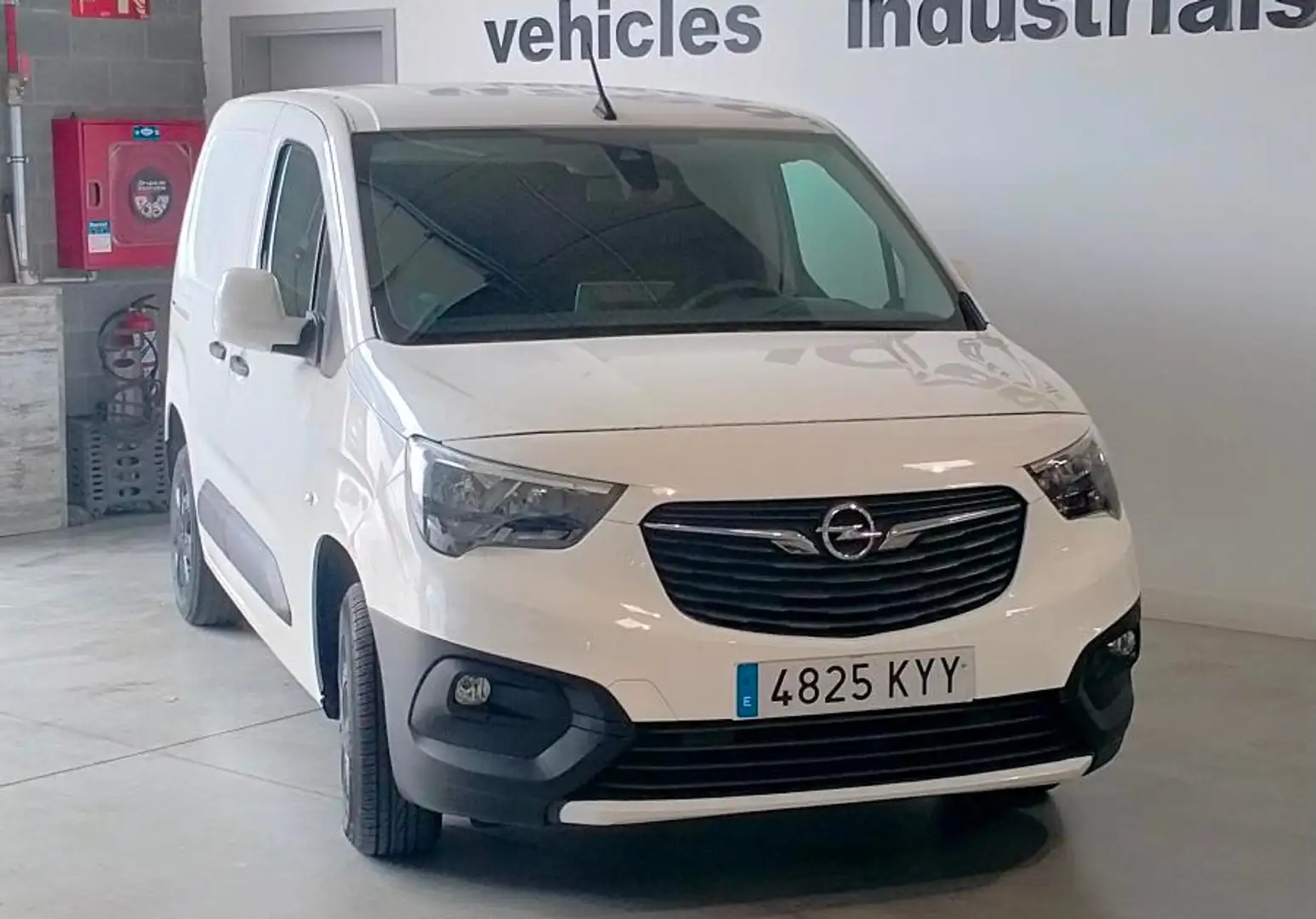 Opel Combo N1 OPEL Industrial  Manual de 4 Puertas Weiß - 2