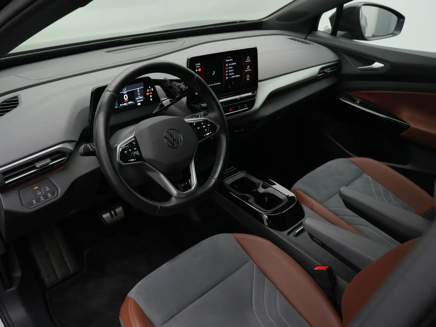 Volkswagen ID.4 Life 77 kWh 204 pk | Trekhaak | Leder/alcantara | Grau - 2