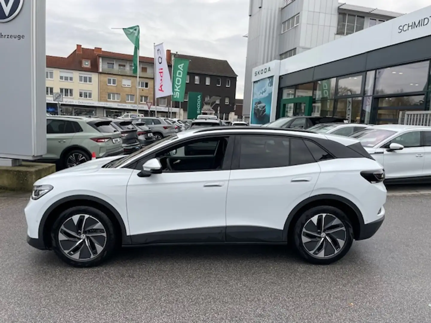Volkswagen ID.4 Pure R-Kamera Wärmep. ACC SideAssist19Zoll Navi Weiß - 2
