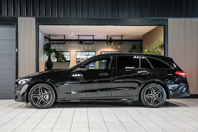 Mercedes-Benz C-Class view 7