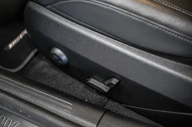 Mercedes-Benz C-Class view 11